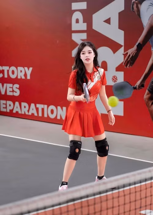 Lâm Diễm Quỳnh chăm tập pickleball để giữ dáng. Ảnh: FB Anh Tuấn.
