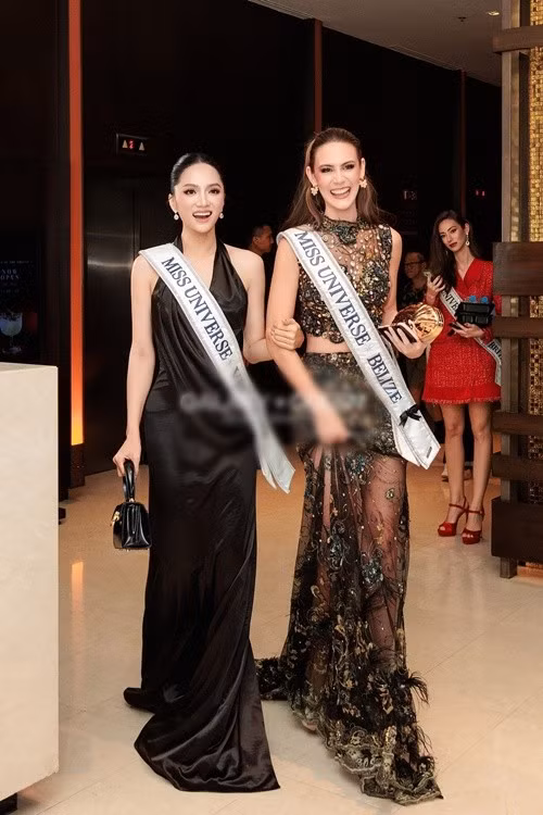 Mới đây, Hương Giang khoe loạt ảnh thân thiết với Isabella Zabaneh - đại diện Belize ở cuộc thi Miss Universe 2025. Ảnh: FB Hương Giang.