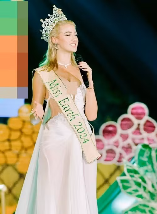 "Tôi đã thấy các nàng hậu thông minh, tốt bụng và dũng cảm đến nhường nào khi họ đấu tranh cho những điều họ tin tưởng và lên tiếng cho những người không thể", Jessica trải lòng.