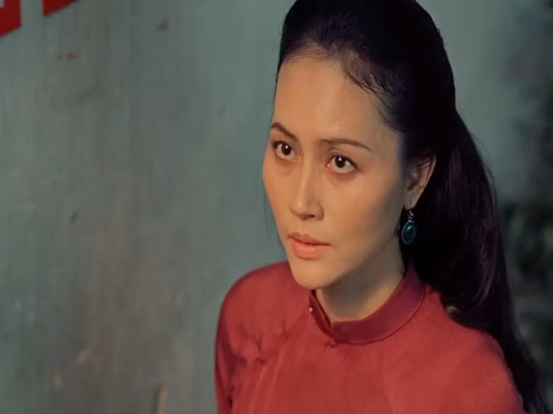 Theo VTV, để nhập vai Kỳ Nam, Hải Yến đã tham gia các buổi luyện thanh nhằm điều chỉnh giọng nói từ cao, trong thành trầm lặng, phù hợp với tính cách của nhân vật. Đồng thời, nữ diễn viên nghiên cứu kỹ các cử chỉ, thói quen và nhịp sống của nhân vật để tạo sự đồng nhất giữa hình thức và nội dung. Ảnh: VTV.