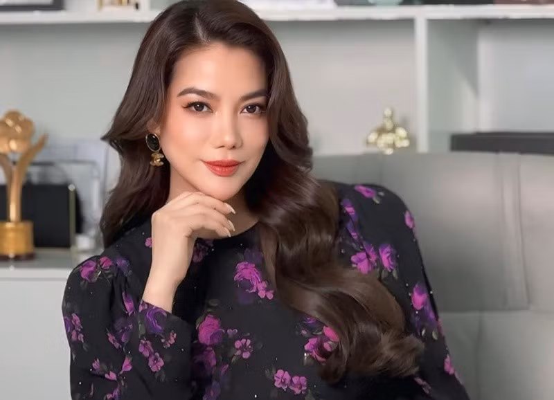 Tiến sĩ, luật sư Đặng Văn Cường, Trưởng Văn phòng Luật sư Chính Pháp cho biết, theo cáo buộc ban đầu của cơ quan tiến hành tố tụng, Trương Ngọc Ánh đã lợi dụng niềm tin của người khác để tham gia các quan hệ dân sự, kinh tế, nhận tiền, tài sản của nhiều người với giá trị đặc biệt lớn để thực hiện các hoạt động đầu tư, kinh doanh nhưng đã gian dối để chiếm đoạt tiền của các nhà đầu tư, hành vi được xác định là vi phạm pháp luật nhiều lần với nhiều người. Ảnh: FB Trương Ngọc Ánh.