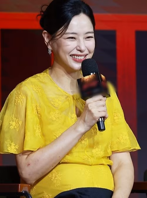 Tháng 9/2025, vợ chồng Honey Lee đón con thứ hai gia nhập tổ ấm. Ảnh: Instagram Honey Lee.