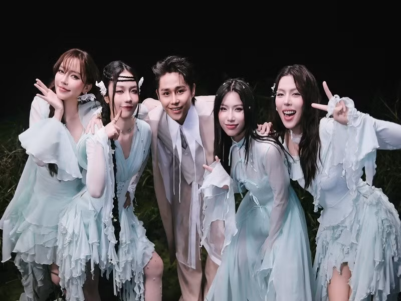 Lyhan ngày càng tỏa sáng ở Em xinh say hi nhờ giọng hát cuốn hút, vũ đạo đẹp. Ảnh: FB Lyhan.