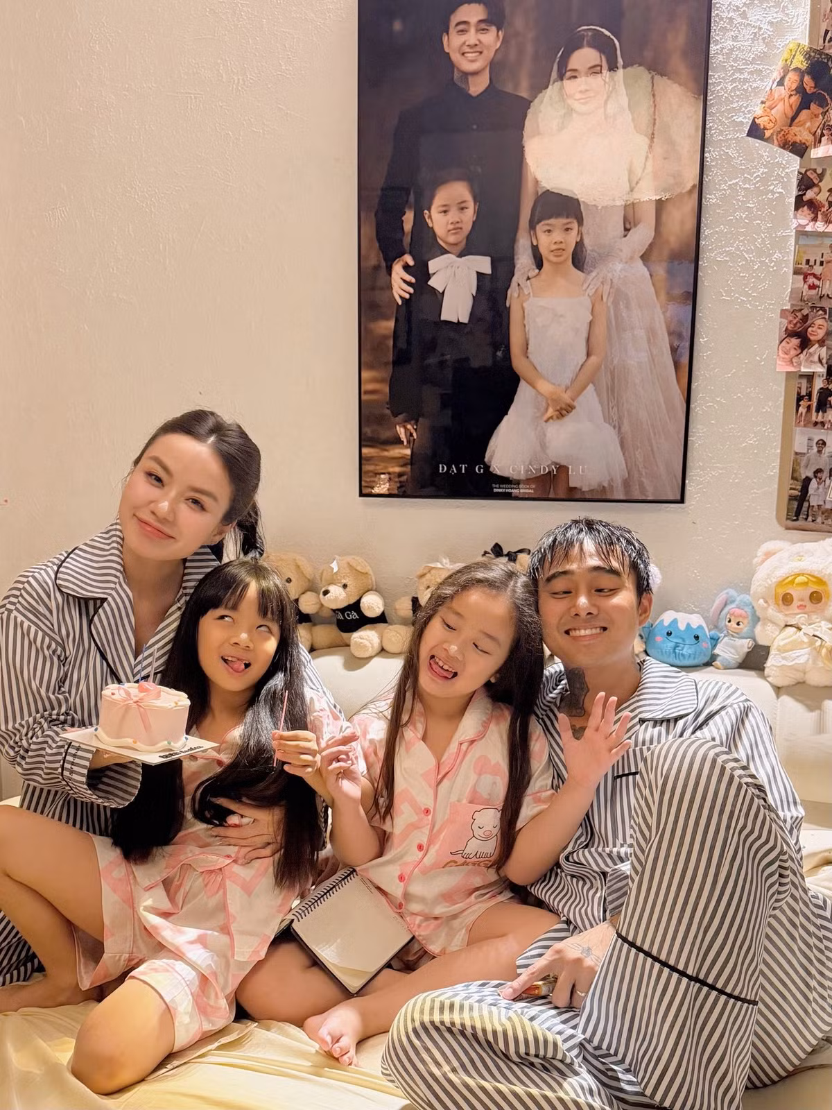 Bảo Ngọc nhắn nhủ bé Cún: "Chúc Cún yêu tuổi lên 7, luôn ngoan ngoãn, xinh đẹp, luôn sống hạnh phúc trong vòng tay của ba, mami, chị hai và gia đình của mình, cả nhà yêu thương con rất nhiều, “ca sĩ nổi tiếng nhất” trong tương lai".