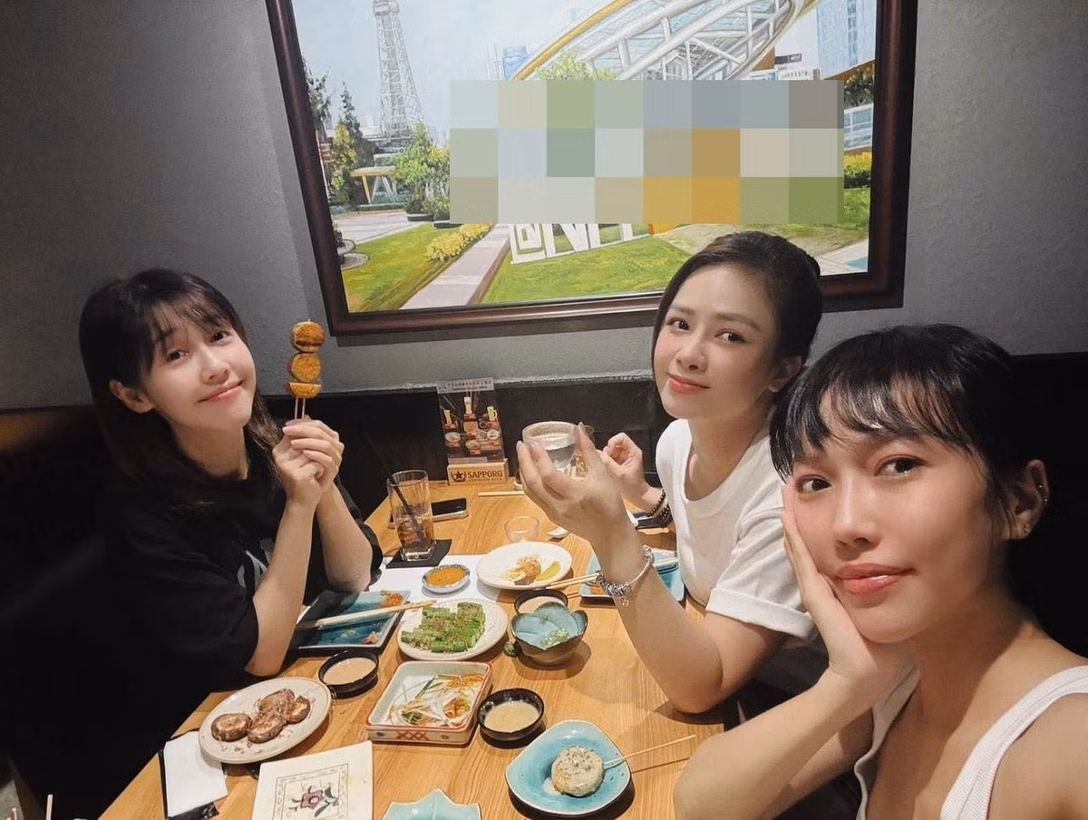 Diệu Nhi – Dương Hoàng Yến – Hậu Hoàng trở nên thân thiết sau khi cùng tham gia chương trình Sao Nhập Ngũ mùa 11. Ảnh: FB Dương Hoàng Yến.