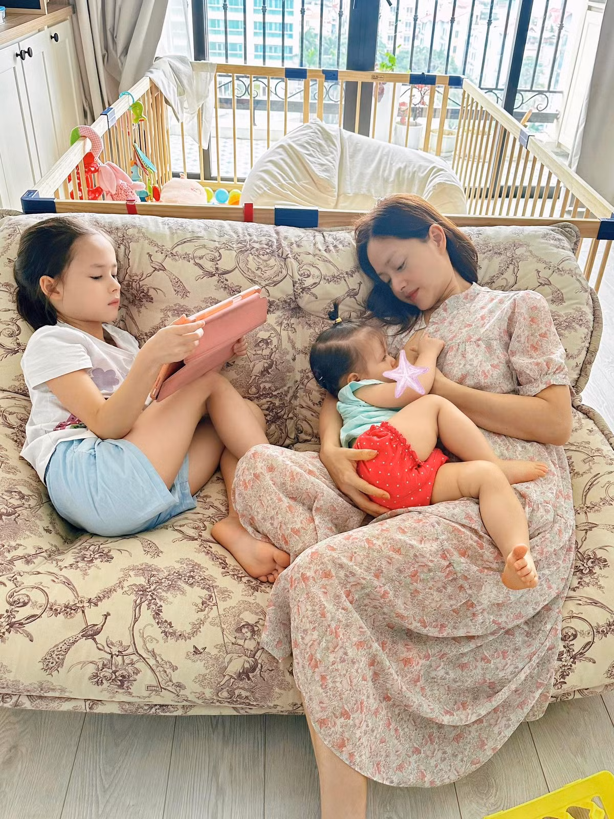 Lan Phương còn bày tỏ, tiếng cười của Lina, tiếng nói ê a của Mia trở thành những âm thanh đẹp nhất của cuộc sống. Ảnh: FB Lan Phương.