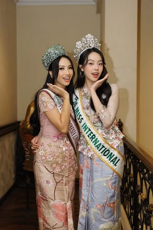 Theo Harper’s Bazaar Việt Nam, Thanh Thủy sẽ tiếp tục đến Pháp để tham dự cuộc thi Hoa hậu Quốc tế Pháp vào ngày 5/7. Theo xác nhận từ tổ chức Hoa hậu Quốc tế, các điểm dừng chân tiếp theo của nàng hậu sẽ bao gồm Singapore, Mỹ và Canada. Ảnh: FB Thanh Thủy.