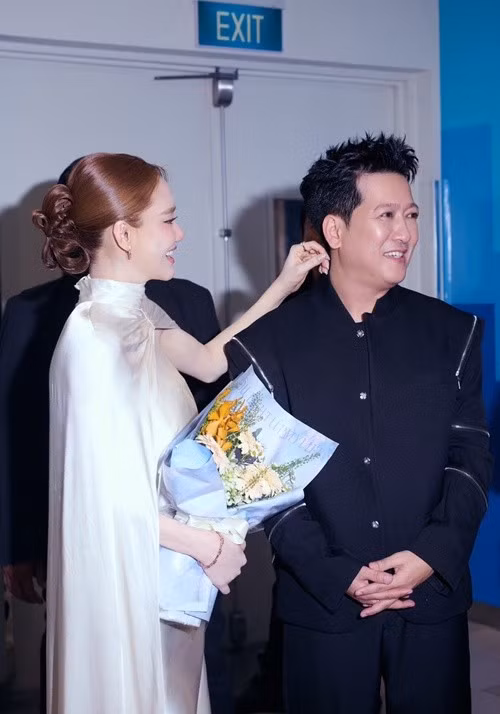 Ở giai đoạn đầu, Nhã Phương chỉ tham gia dự án với vai trò hỗ trợ đọc kịch bản và chia sẻ ý tưởng. Tuy nhiên, khi được Trường Giang ngỏ lời, cô quyết định nhận thêm trách nhiệm tuyển chọn diễn viên. Ảnh: FB Nhã Phương.