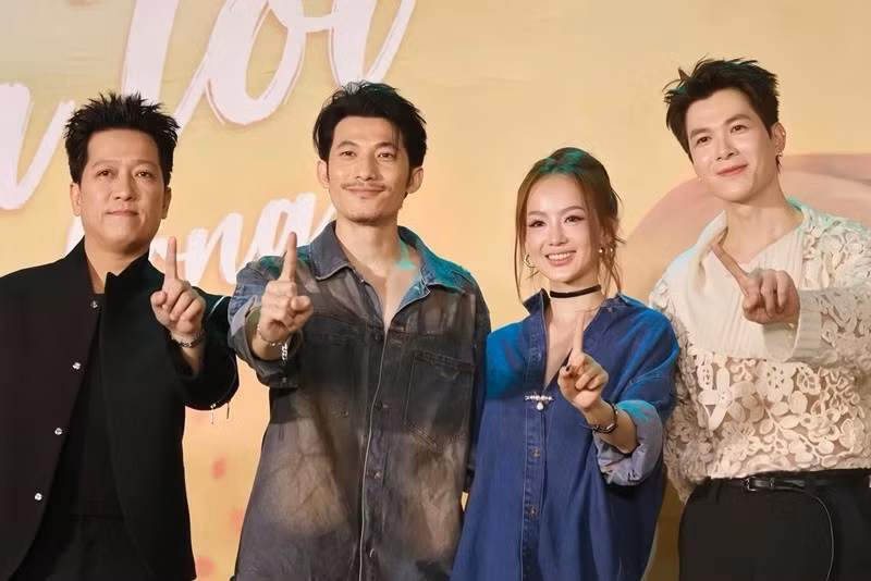 Ngọc Kayla và Liên Bỉnh Phát hội ngộ nhiều đồng nghiệp tại buổi ra mắt phim. Cả hai đồng hành trong nhiều hoạt động nghệ thuật và các sự kiện của giới giải trí.