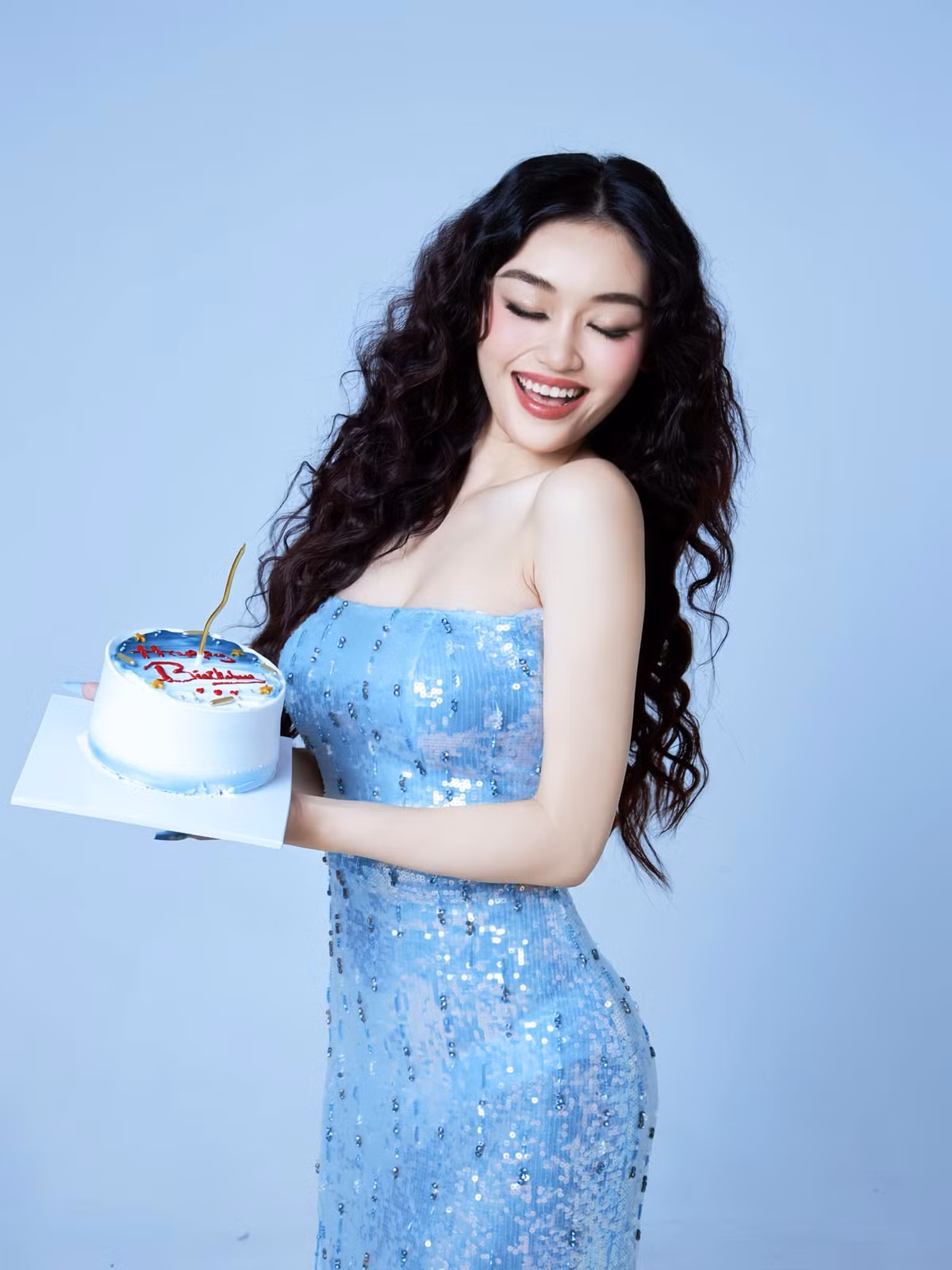 Yến Nhi theo đuổi phong cách gợi cảm ở đời thường. Ảnh: FB Yến Nhi.
