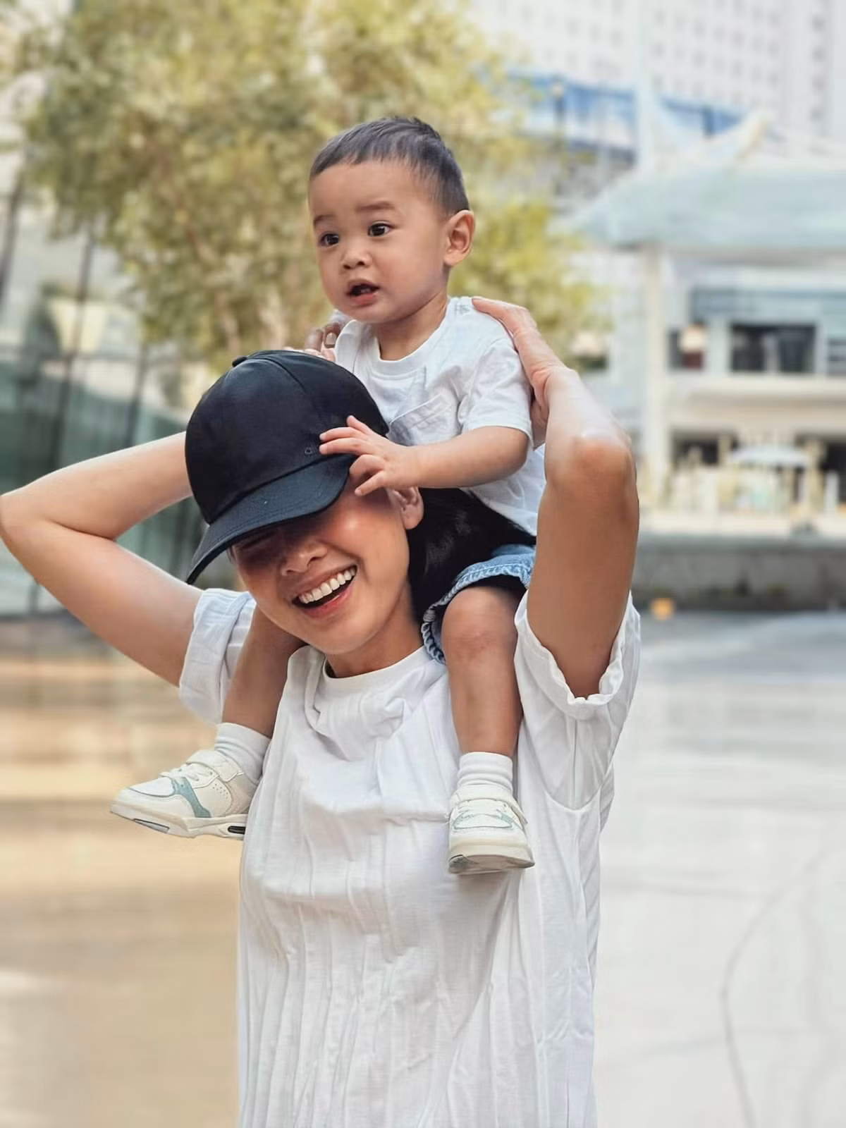 Trên trang cá nhân, Dương Mỹ Linh từng bày tỏ bé Julian là “món quà an lành” mà cuộc đời ban tặng cho cô.