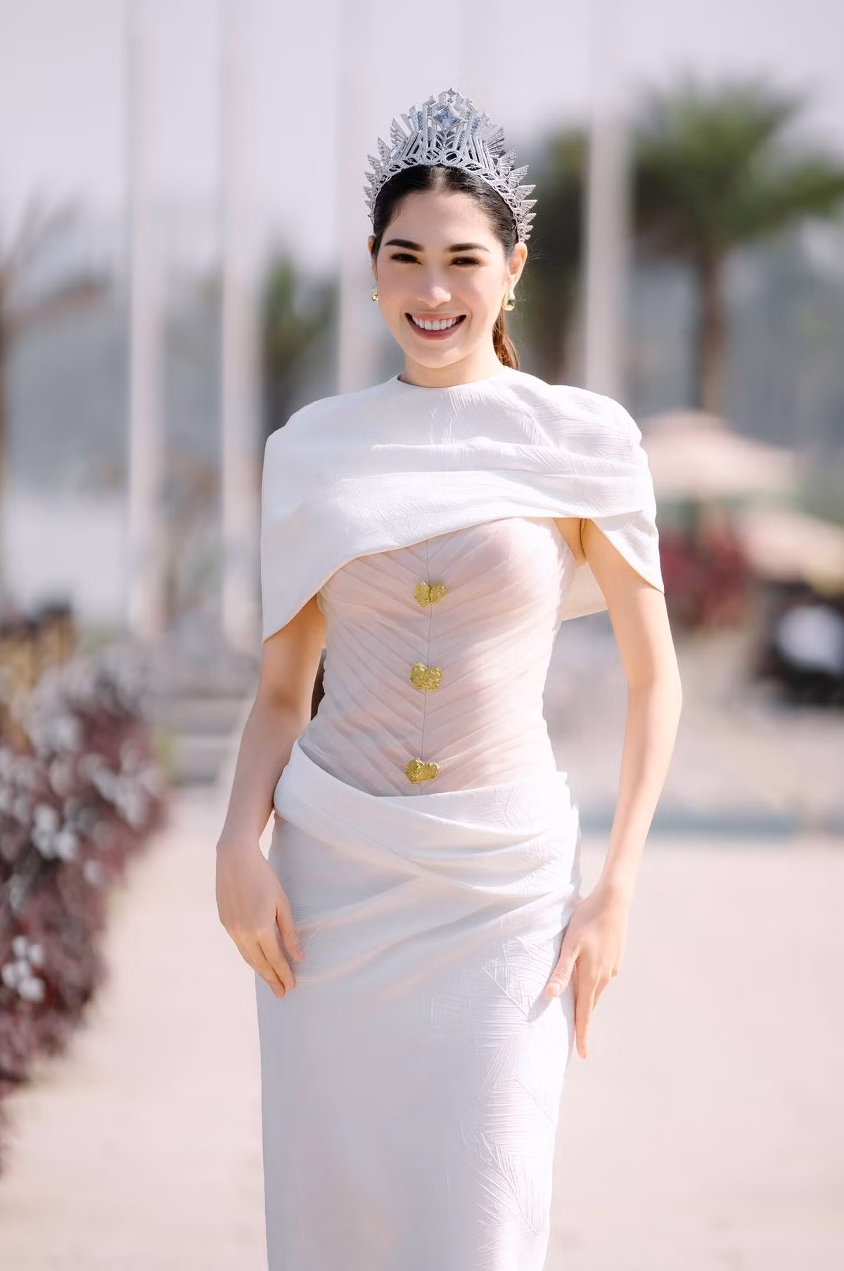 Dự kiến, ngày 1/2, mỹ nhân Philippines sẽ trở lại Việt Nam. Ảnh: FB Chelsea Fernandez.