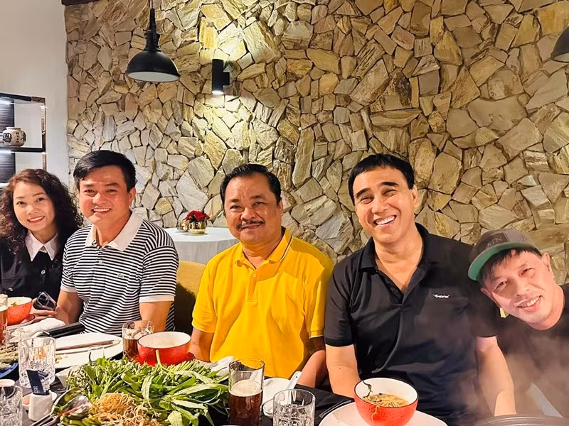 Trúc Trương có mặt trong các buổi gặp gỡ giữa Cao Minh Đạt và các đồng nghiệp. Ảnh: FB Cao Minh Đạt.