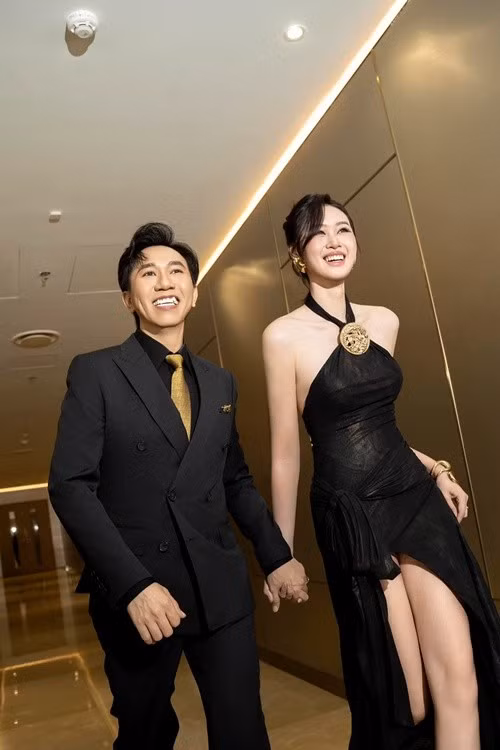 Chia sẻ trên Vietnamnet, Anh Đức cho biết, sau khi lập gia đình, anh sống, làm việc có trách nhiệm, cảm giác mọi thứ nền nếp hơn. Ảnh: FB Anh Đức.