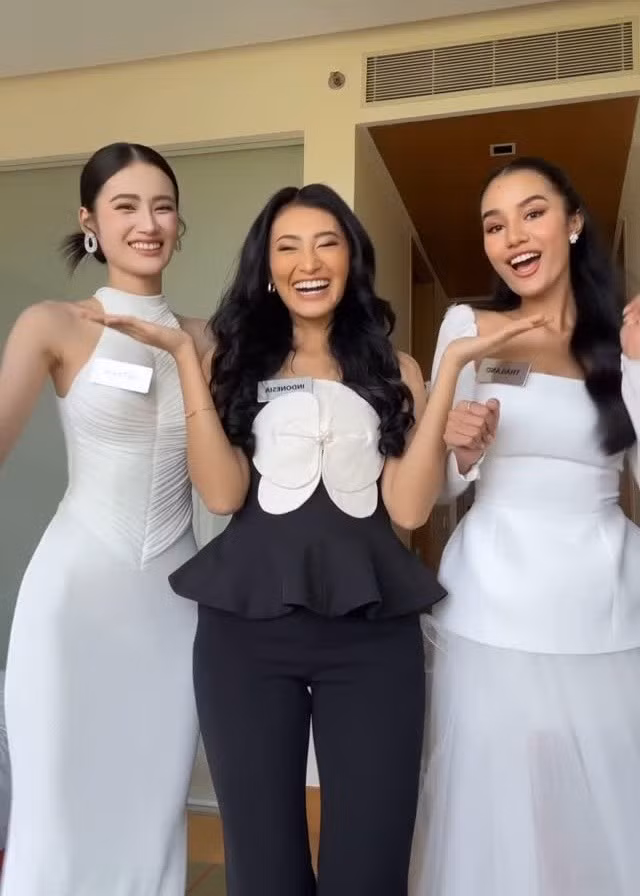 Ở Miss World 2025, Monica luôn thân thiện. Ảnh: Instagram Monica.