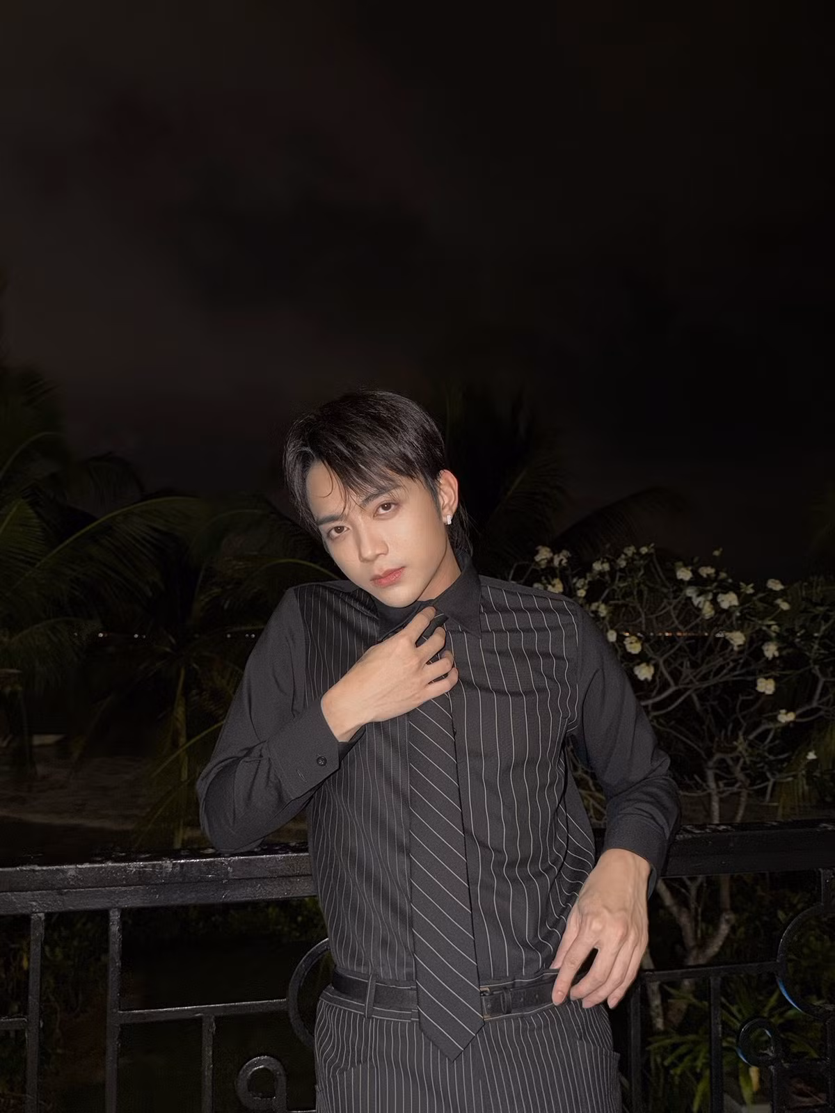 Ca sĩ Soobin Hoàng Sơn là khách mời đám cưới Phương Nhi. Trong hôn lễ, anh còn hát mừng cô dâu chú rể. Ảnh: FB Soobin Hoàng Sơn.