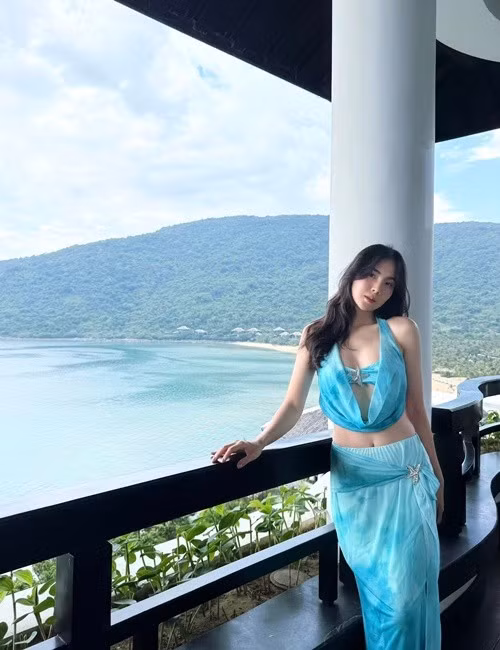 Khi con trai cứng cáp hơn, Mai Ngọc có nhiều thời gian cho những chuyến nghỉ dưỡng. Cô từng nhớ lại thời điểm mới sinh con hơn một tháng, chỉ biết ngắm bạn bè đi du lịch và tự hứa sẽ sớm quay lại cuộc sống năng động như trước.
