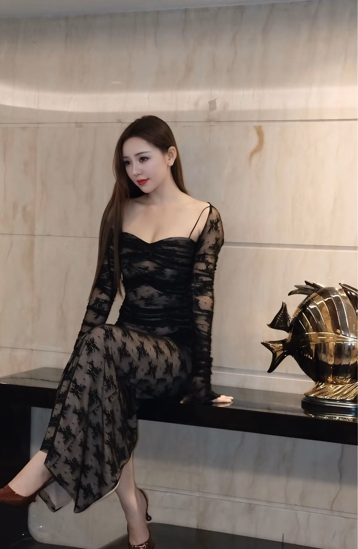 Quỳnh Kool theo đuổi phong cách ngọt ngào, gợi cảm giống Quỳnh Nga. Ảnh: FB Quỳnh Kool.