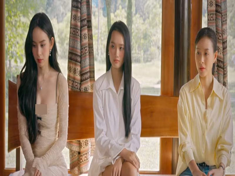 Giới thiệu về nhân vật, Hương Liên chia sẻ: “Em Hương Liên trong một phiên bản khác mang tên Linh Anh – một cô gái tham gia cuộc thi nhan sắc. Bộ phim Lời hứa đầu tiên phát sóng lúc 20h các ngày thứ Năm, thứ Sáu trên VTV3 từ ngày 16/4". Ảnh: Thế Giới Điện Ảnh.