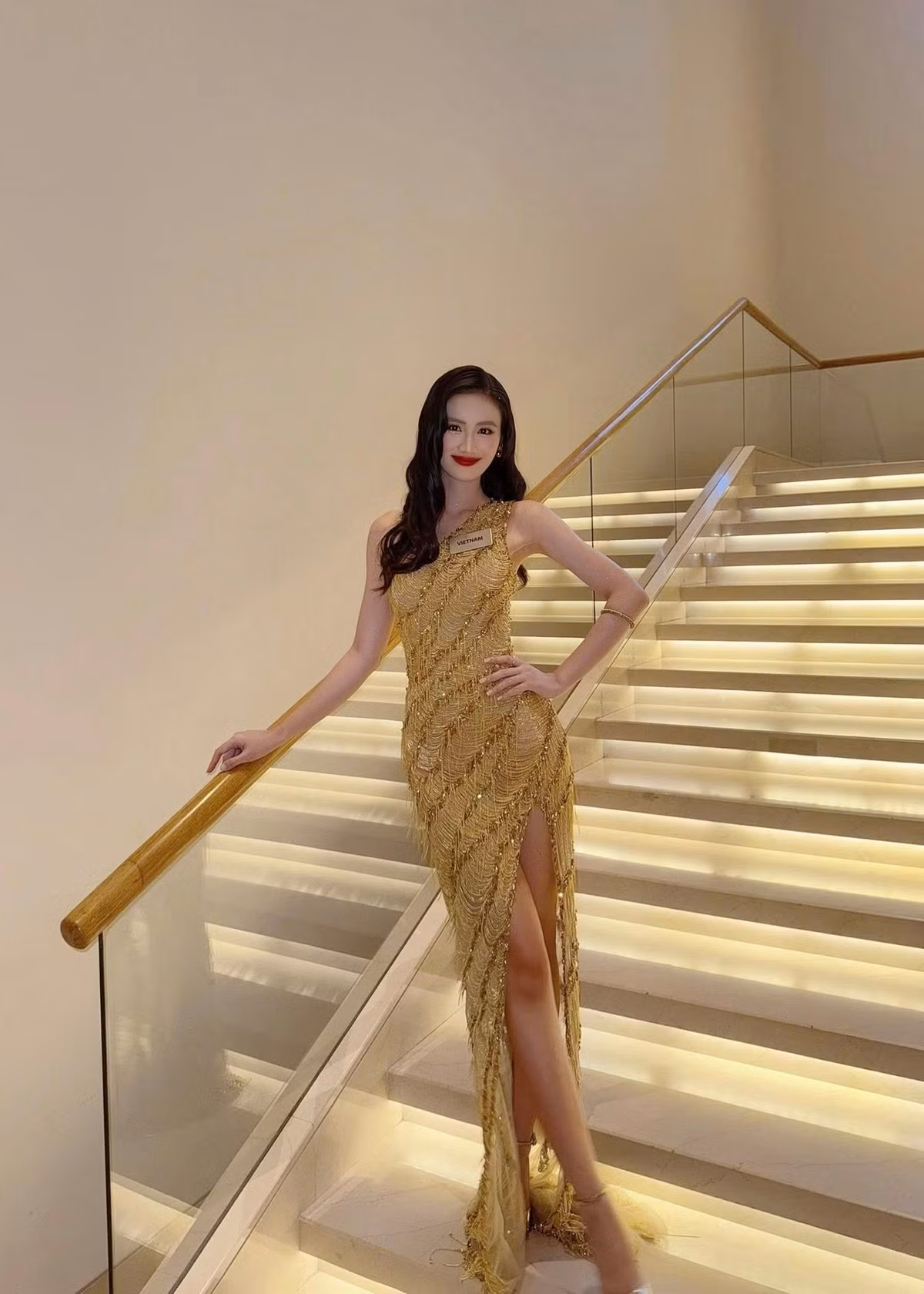 Năm nay, các thí sinh chiến thắng ở các phần thi phụ vẫn vào thẳng top 40 chung cuộc. Hiện tại, đại diện Việt Nam còn cơ hội vào thẳng top 40 nếu tiến sâu ở hai phần thi Người đẹp nhân ái và Trình diễn thời trang. Ảnh: FB Ý Nhi.
