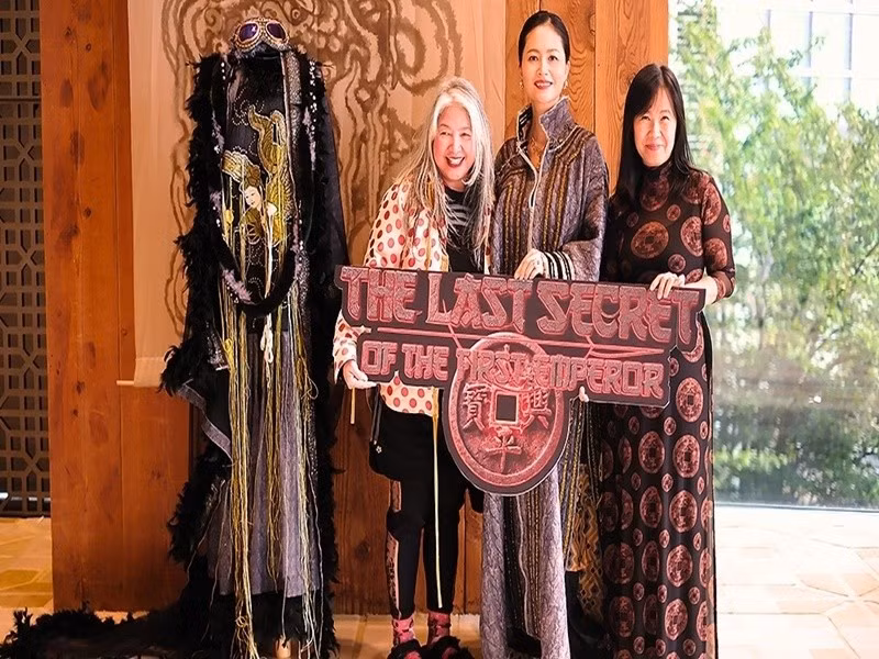 Chia sẻ trên Người Lao Động về nhân vật trong Hộ linh tráng sĩ - Bí ẩn mộ vua Đinh, Hải Yến cho biết: "Hoàng hậu họ Dương là một vai diễn rất đặc biệt với tôi. Khi đọc kịch bản, tôi vừa thấy thương, vừa dành cho bà một sự ngưỡng mộ sâu sắc. Tôi không cố gắng thể hiện nhân vật thật "vĩ đại", mà chỉ mong giữ được cảm xúc chân thật nhất". Ảnh: VOV.