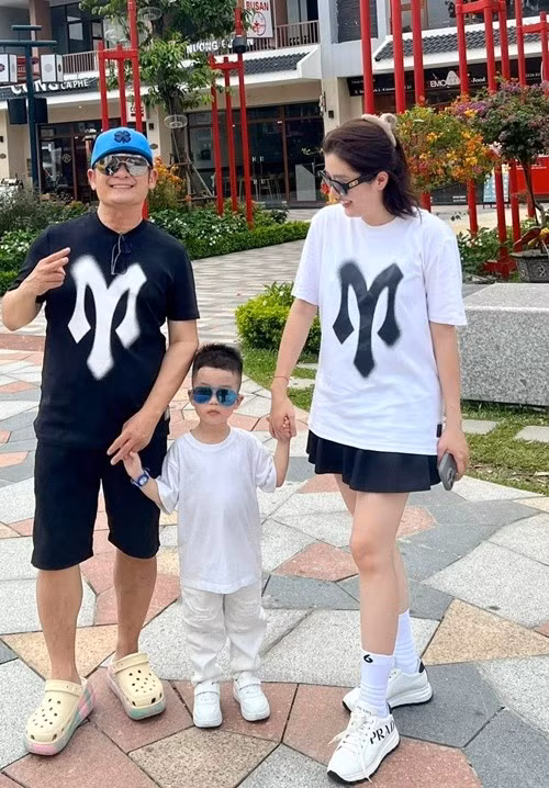 Benly ngày càng kháu khỉnh, ăn mặc sành điệu như hot boy nhí. Ảnh: FB Benly Nguyễn.