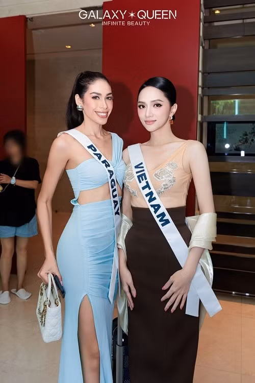 "Hoạt động ngày thứ 5 cùng các chị em", Hương Giang viết trang cá nhân vào tối ngày 6/11. Ảnh: Galaxy Queen.