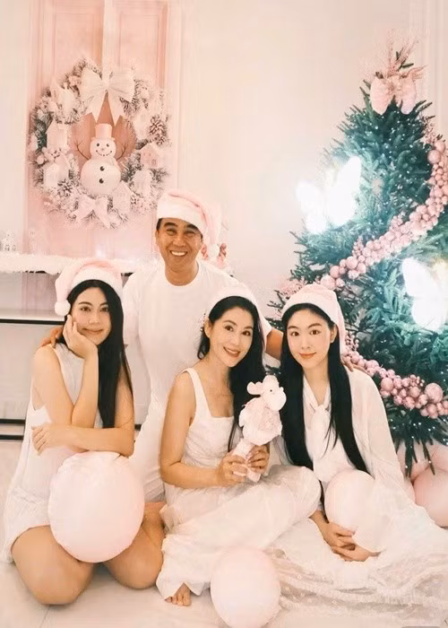 Nhân dịp Lọ Lem đón tuổi mới, Quyền Linh viết: “Ba có thể đếm được bao nhiêu ngày tháng đưa con đến trường và cũng có thể đếm hết những sợi tóc bạc trên đầu của ba nhưng ba không thể đếm được những tình yêu thương của ba dành cho con yêu”. Ảnh: FB Dạ Thảo.