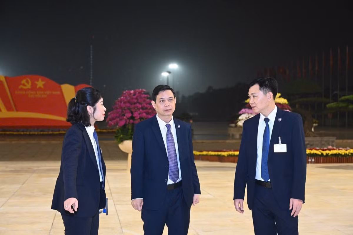 Thượng tá Trần Thế Việt, Trưởng phòng Bảo vệ sự kiện đặc biệt quan trọng và khách quốc tế đánh giá: “Ở các mục tiêu bảo vệ trọng yếu, nữ cảnh vệ thể hiện sự bền bỉ, cẩn trọng và khả năng quan sát rất tốt. Trong nhiều tình huống, sự tinh tế và bình tĩnh của họ là yếu tố quan trọng giúp bảo đảm an toàn tuyệt đối mục tiêu bảo vệ”. Ảnh: H.Đ