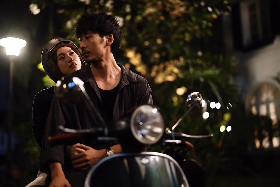 Trước đó, trong phim Mai, hai diễn viên từng vào vai cặp đôi có mối quan hệ lãng mạn nhiều biến động, với những xung đột nội tâm và sắc thái bi kịch rõ nét. Ảnh: Người Đưa Tin.