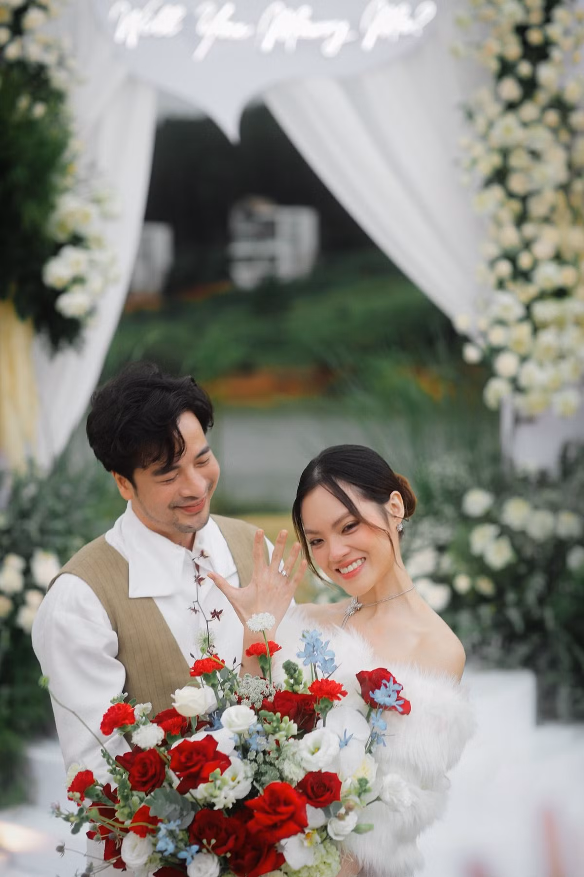 Trước thềm hôn lễ, cặp đôi thường xuyên xuất hiện cùng nhau tại sự kiện hay đời thường. Ảnh: FB Sunny Đan Ngọc.