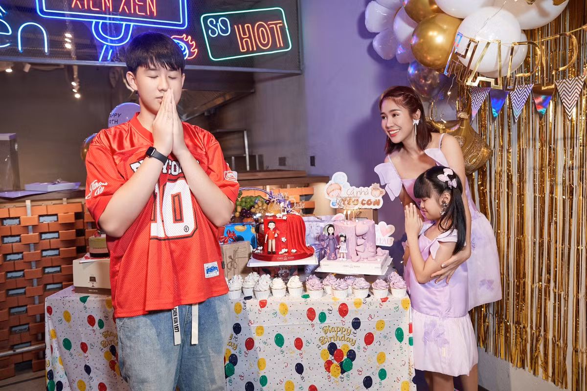 Mới đây, Lê Phương cùng hai con tổ chức sinh nhật chung bên gia đình.