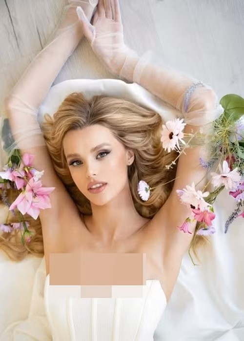 Nhiều chuyên trang sắc đẹp và khán giả nhận xét mỹ nhân CH Czech sở hữu gương mặt xinh đẹp như búp bê với đôi mắt xanh biếc đầy quyến rũ, chiếc mũi cao, đôi môi gợi cảm. Ảnh: Instagram Krystyna Pyszkova.