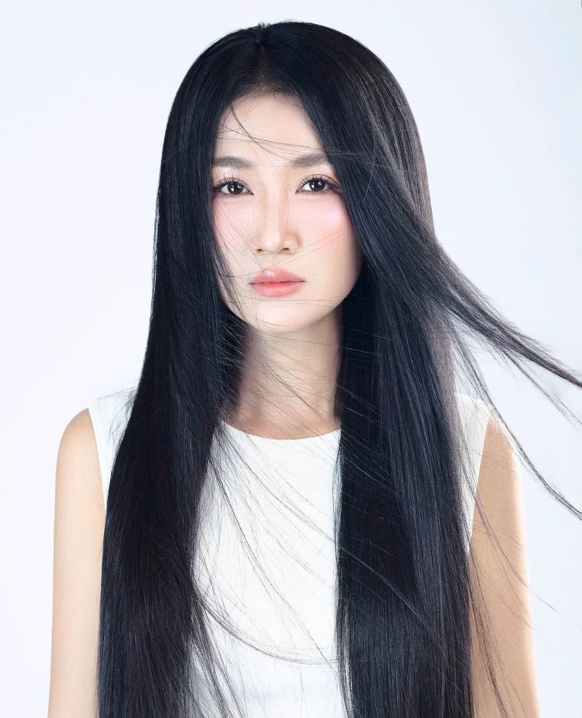 Nữ diễn viên sinh năm 1984 giữ được làn da căng bóng, khỏe khoắn. Ảnh: FB Quỳnh Lam.