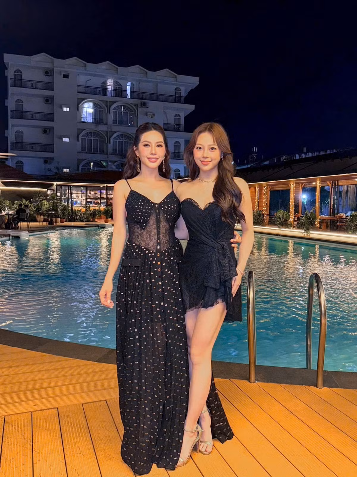 Trên trang cá nhân, Hoa hậu Thu Hoài vừa gửi lời chúc mừng sinh nhật đến con gái Chen Huai Hsiu. "Mẹ không hứa cho con cả thế giới nhưng mẹ đã cho con cả thanh xuân của mẹ. Chỉ mong con có trí tuệ, đủ bản lĩnh để hạnh phúc theo cách của riêng mình", Thu Hoài nhắn nhủ ái nữ. Ảnh: FB Thu Hoài.