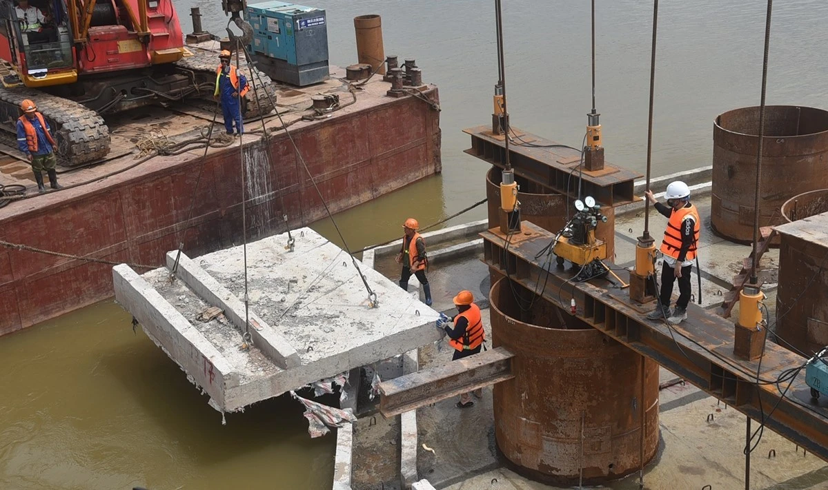 Cận cảnh cầu Mễ Sở vượt tiến độ, tăng tốc thi công trước mùa mưa lũ