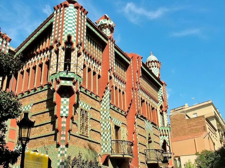 Điểm danh 7 công trình kiến trúc huyền thoại của thiên tài Gaudí ở Barcelona
