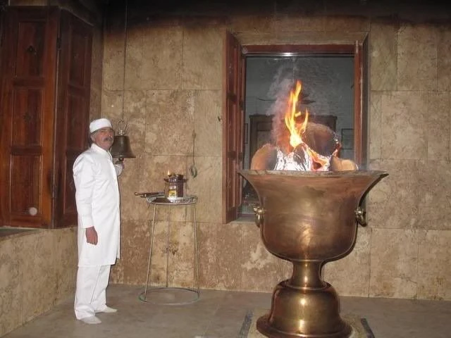 Khám phá tôn giáo thờ lửa huyền bí của người Ba Tư cổ đại