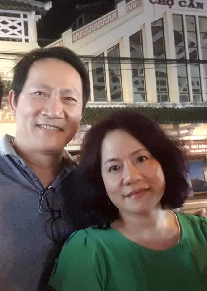 Hoàng Hải chia sẻ để có được như ngày hôm nay anh rất biết ơn vợ, hậu phương vững chắc giúp anh chu toàn con cái gia đình để anh yên tâm với nghề diễn. (Ảnh: FB Hoàng Hải)