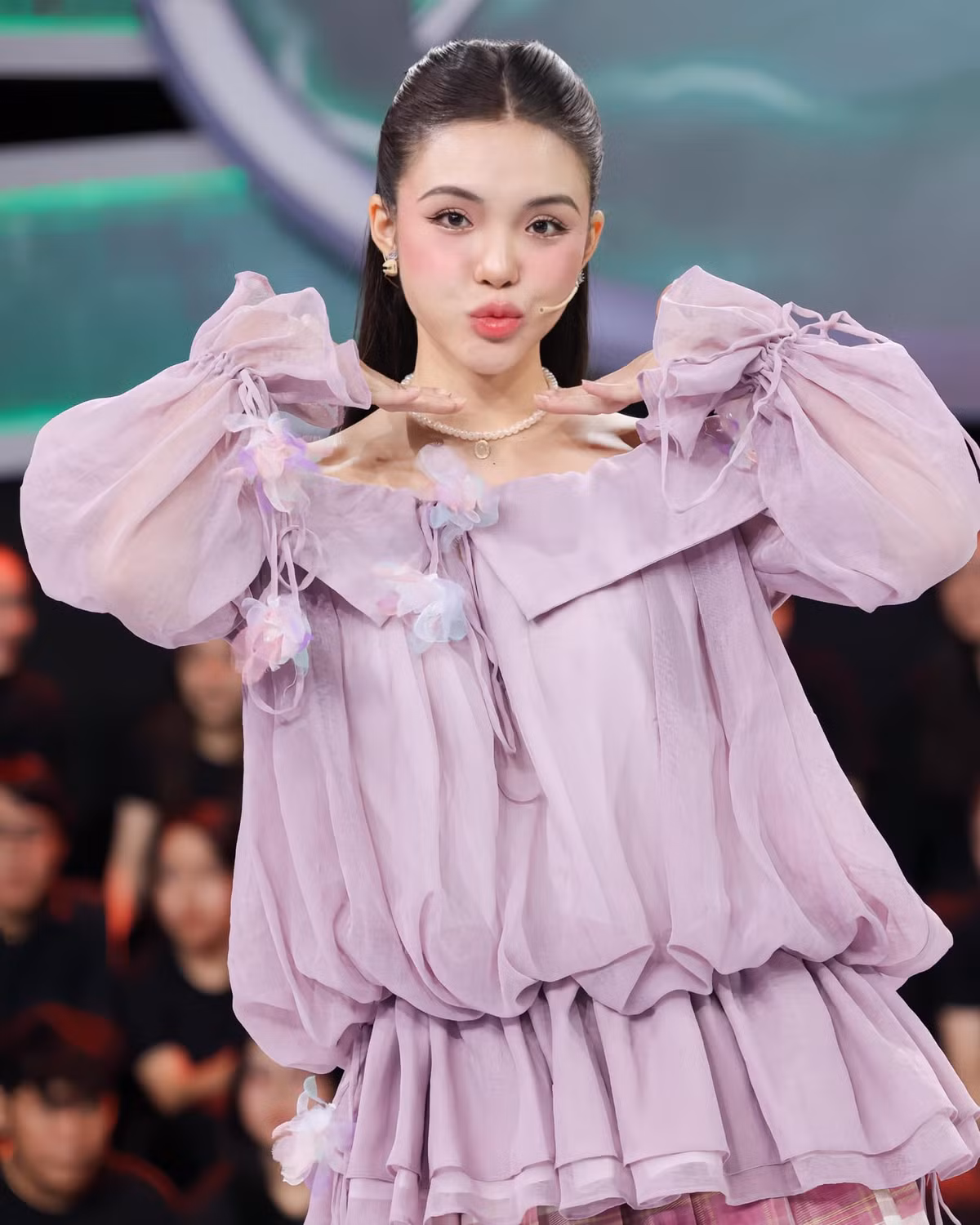 Nhật Hạ cũng liên tục gây ấn tượng bởi nhan sắc ngày càng trẻ trung, thăng hạng sau khi sinh con. Ảnh: FB Nhật Hạ