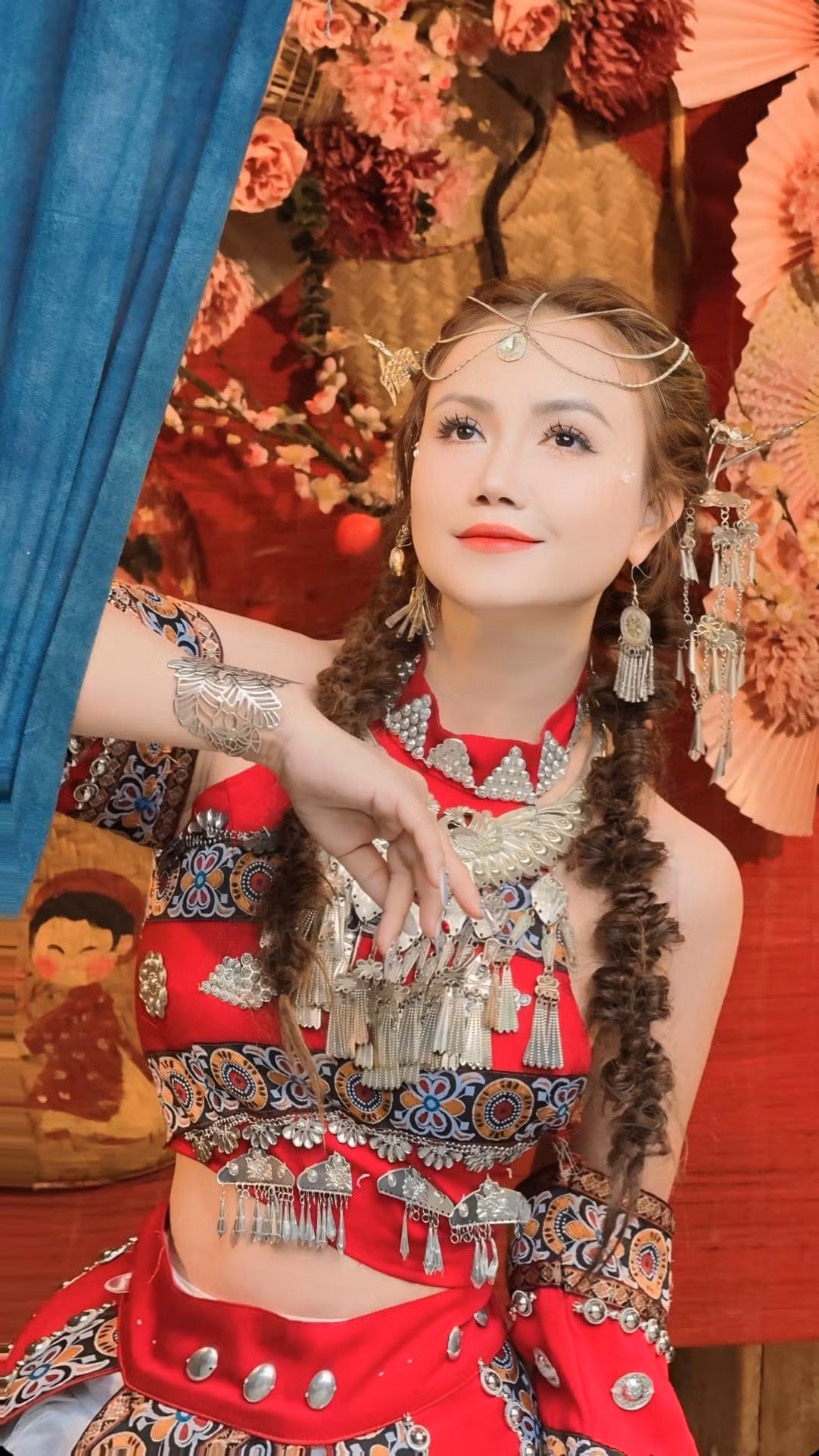 Diễn viên Hoàng Yến cho biết đã tới tuổi cặp kê, ra ngóng vào trông nhưng chẳng có ai hẹn hò. Ảnh: FB Đào Hoàng Yến
