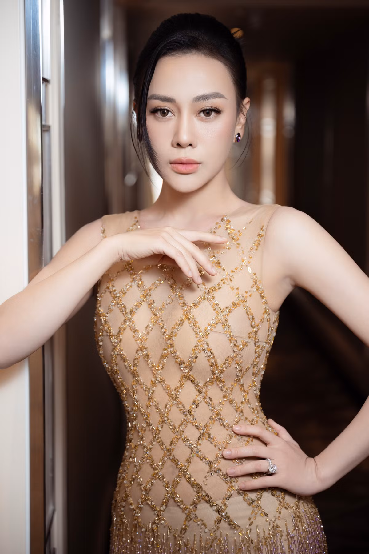 Nữ diễn viên biết sẽ gặp nhiều thử thách khi bước vào một lĩnh vực không phải thế mạnh của mình nhưng vẫn nhận lời tham gia vì muốn bước qua giới hạn bản thân, cống hiến cho khán giả sau thời gian dài chuyên tâm cho gia đình và các dự án cá nhân.