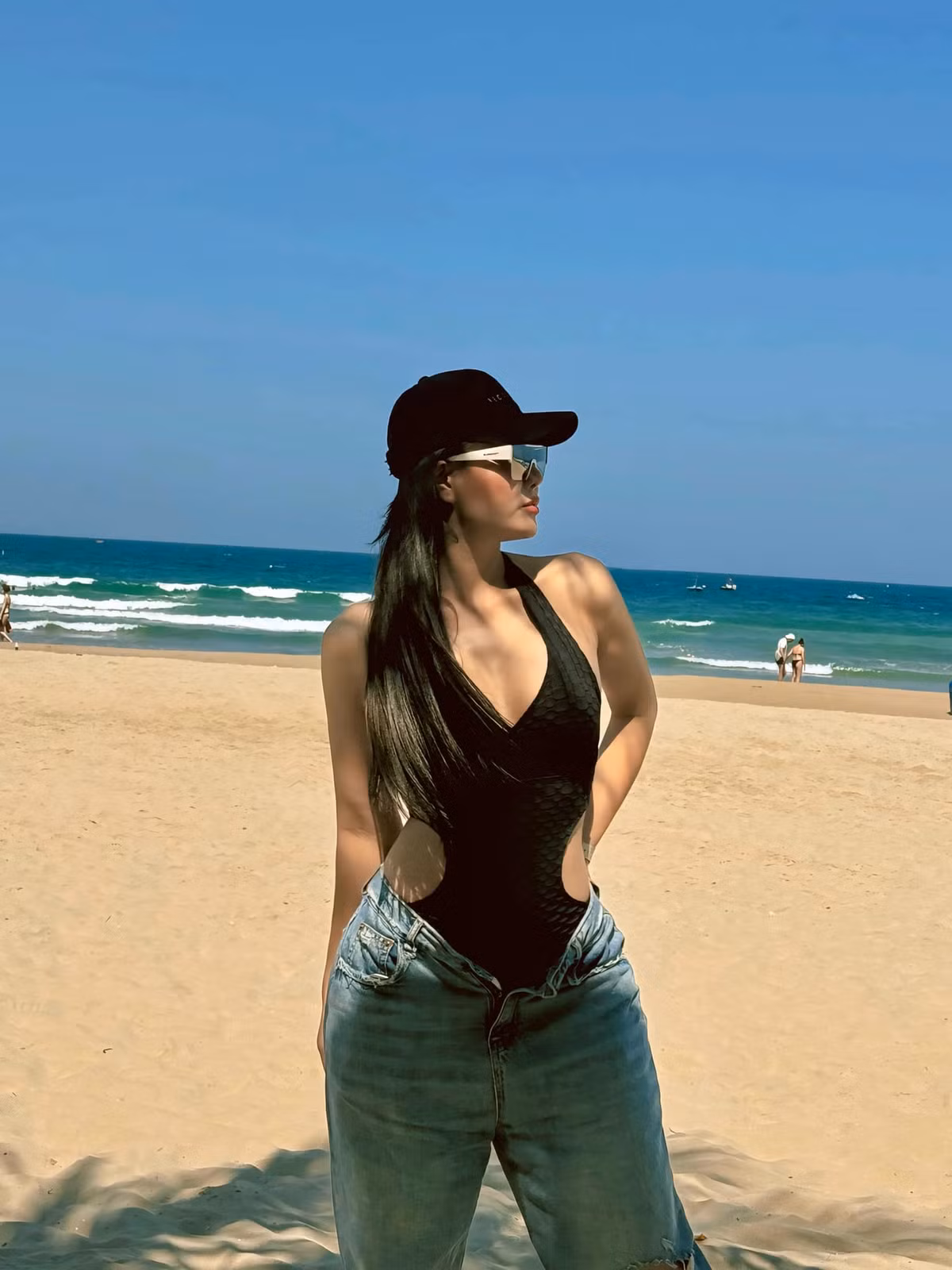 Diễn viên Thanh Hương diện bikini khoe dáng “bốc lửa” ở tuổi U40 Dien vien Thanh Huong dien bikini khoe dang “boc lua” o tuoi U40