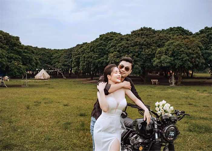 Duy Hưng và Huyền Nguyễn kết hôn năm 2019 và có một con trai năm nay đã 4 tuổi.