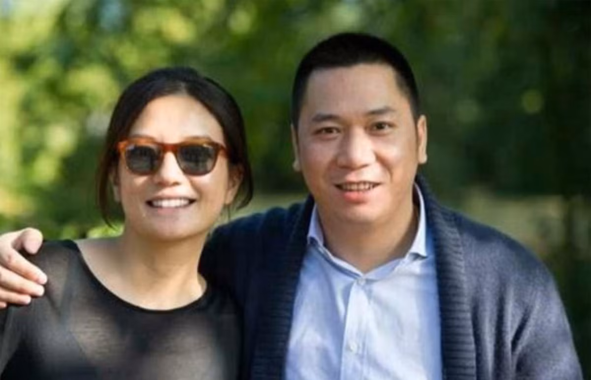 Cuộc hôn nhân của Triệu Vy và Huỳnh Hữu Long khiến không ít người tò mò. Trước khi đến với Triệu Vy, nam doanh nhân đã qua một đời vợ và có con riêng.