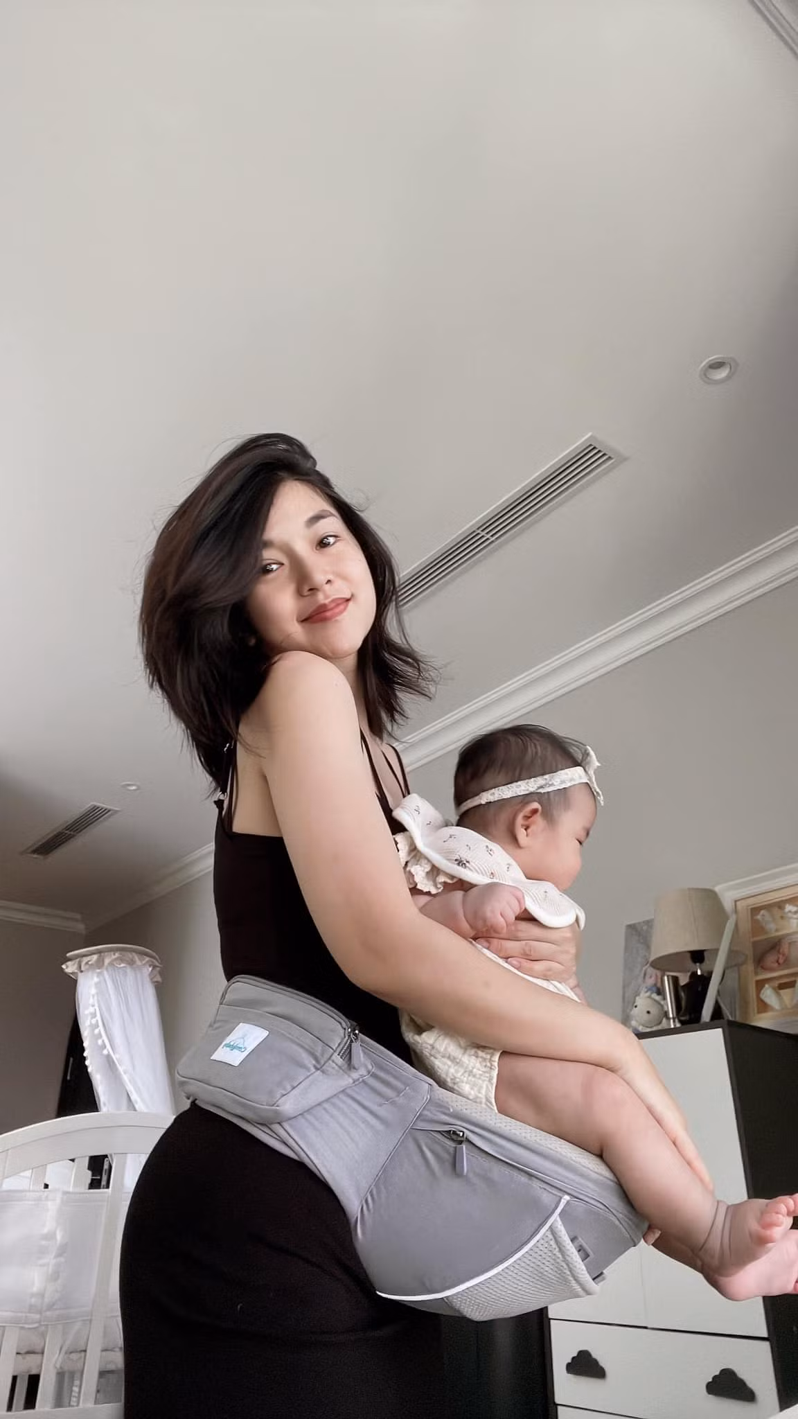 Sau bộ phim "Bộ tứ 10A8", cô tập trung vào kinh doanh và ít xuất hiện trước công chúng. Dù vậy, Mai Chi vẫn giữ được vẻ đẹp trẻ trung và sự yêu mến của khán giả. Ảnh: FB Mai Chi Nguyễn