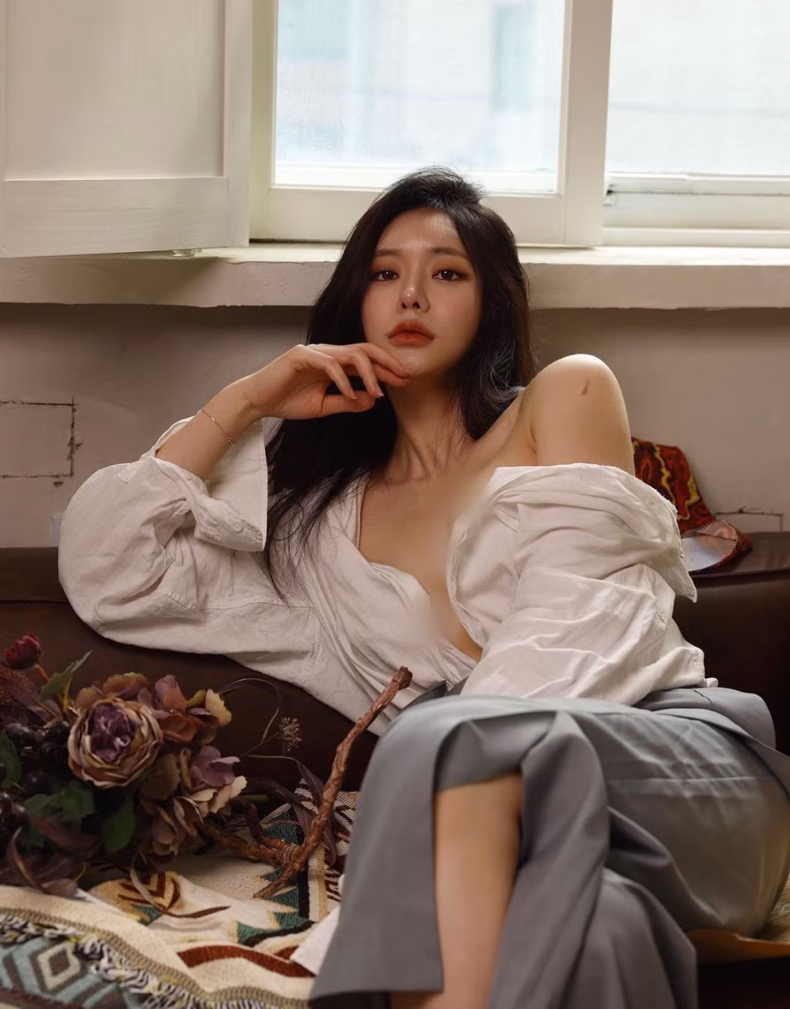 Mới đây, những khoảnh khắc Oh Hye Soo mặc phong cách không nội y làm cộng đồng mạng "dậy sóng". Ảnh: IG Hyesoo Oh