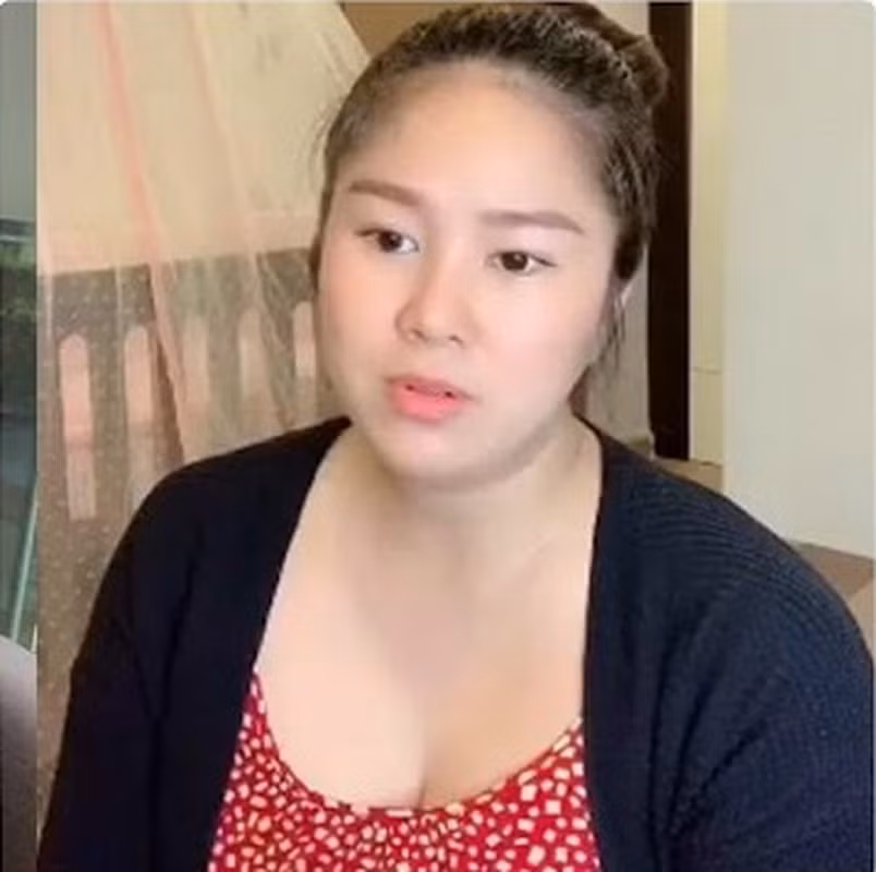 Việc tăng cân mất kiểm soát, thân hình sồ sề khiến nữ diễn viên sinh năm 1985 từng đối mặt với nhiều lời chê bai. Điều đó khiến cô trải qua giai đoạn căng thẳng trầm trọng.