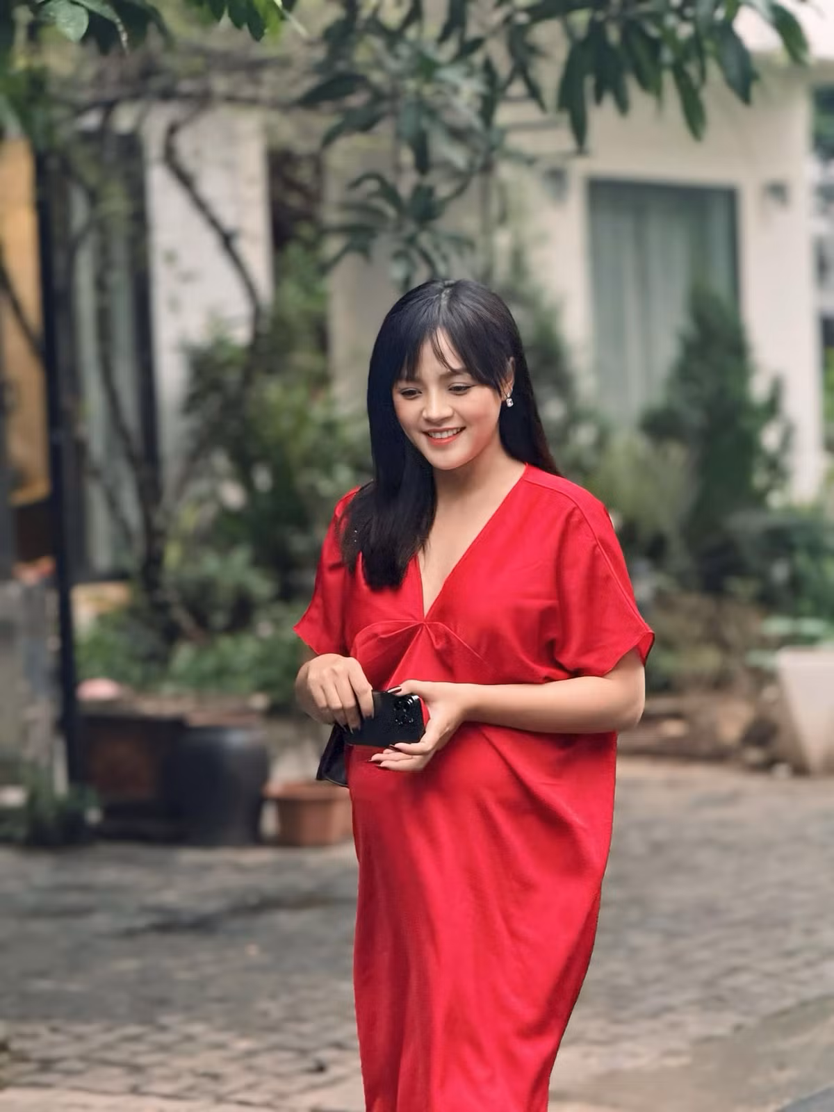 Điều trùng hợp bất ngờ là con trai đầu lòng của nữ diễn viên cũng được sinh vào tháng 5 và bé gái thứ hai cũng được dự sinh trong tháng 5 này.