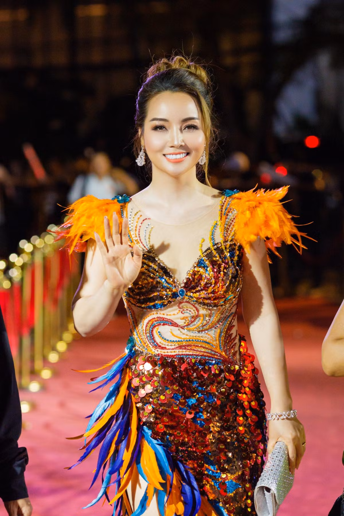 Mai Thu Huyền xuất hiện lộng lẫy trên thảm đỏ một sự kiện trao giải thưởng điện ảnh. Ảnh: FB Mai Thu Huyen